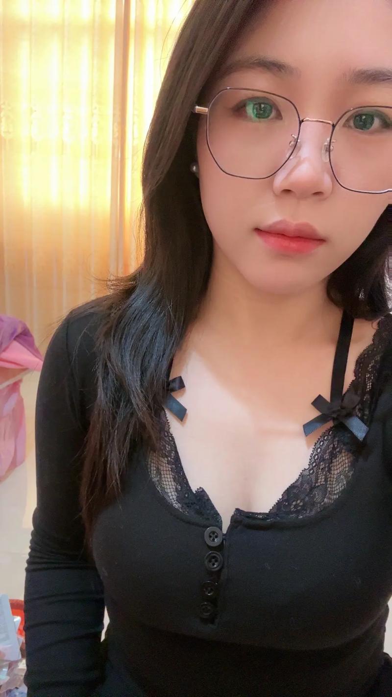  丰满女邻居的毛又多又黑怎么办？聊聊女性的自信与美丽